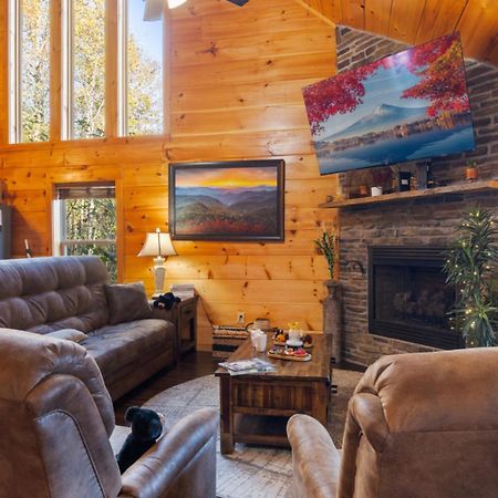 Whispering Pines Retreat By Ghosal Luxury Lodging Gatlinburg Exterior foto