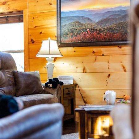 Whispering Pines Retreat By Ghosal Luxury Lodging Gatlinburg Exterior foto