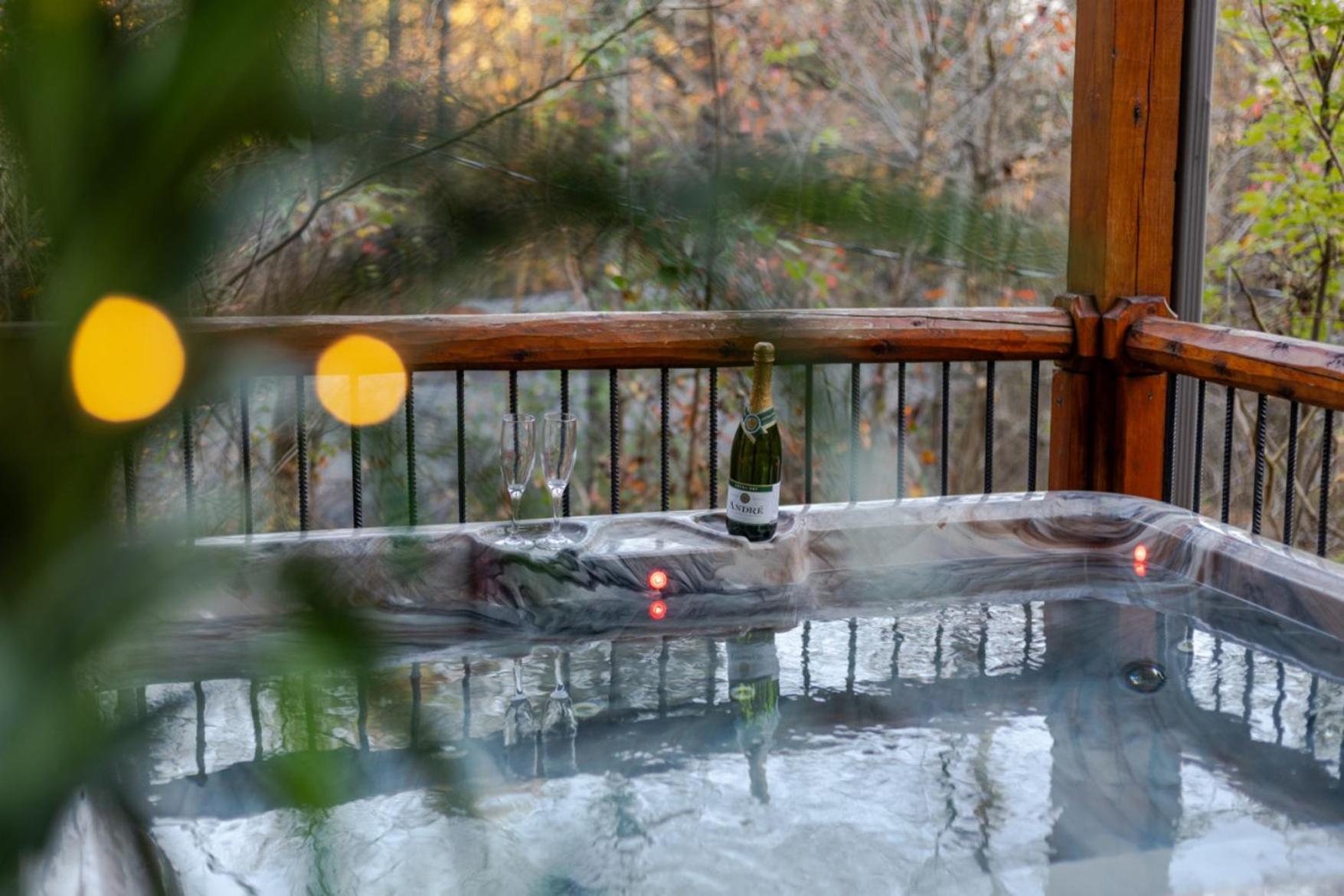 Whispering Pines Retreat By Ghosal Luxury Lodging Gatlinburg Exterior foto
